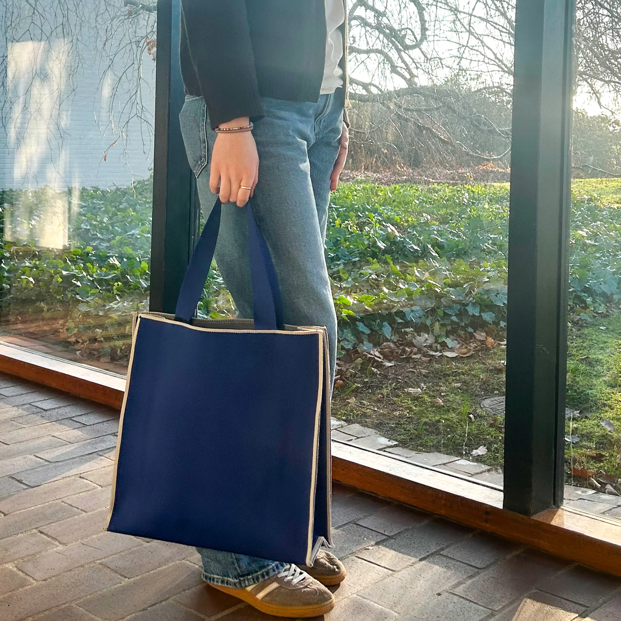 Taske – Two Tone Tote Bag - Image 4