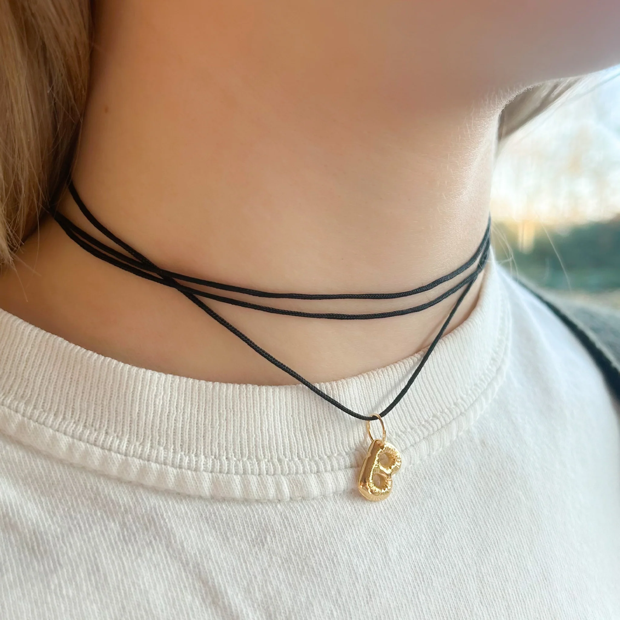 Loveletters – bogstaver A-Z med sort snor