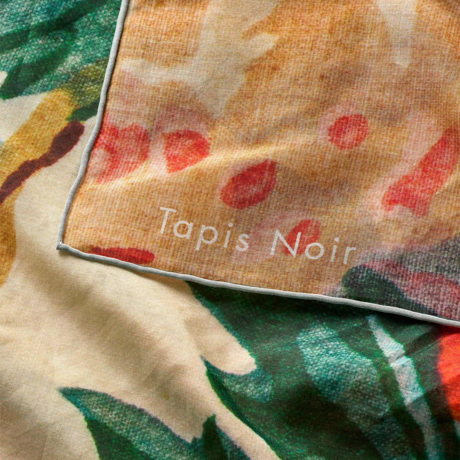 Tørklæde – Large Light Multicolor Flower Scarf - Image 3